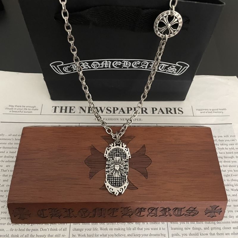 Ch**me He**ts necklaces